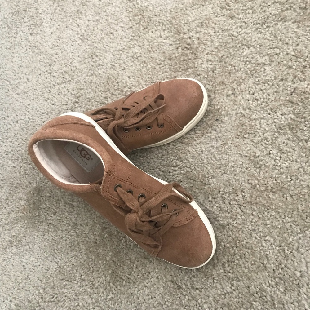 Ugg tan sneakers